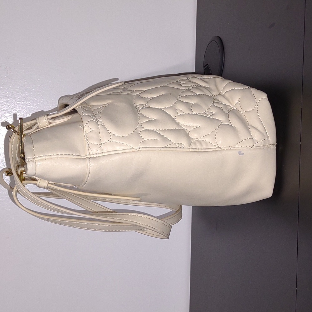 Betsey Johnson Faux Leather Cream Heart Detail Purse Handbag - Picture 5 of 10